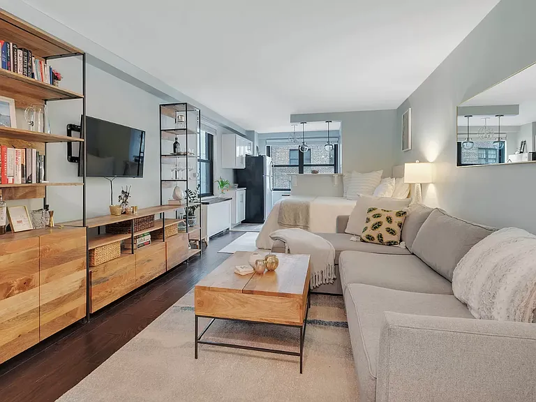 305 E 40th St #11X — Photo 1