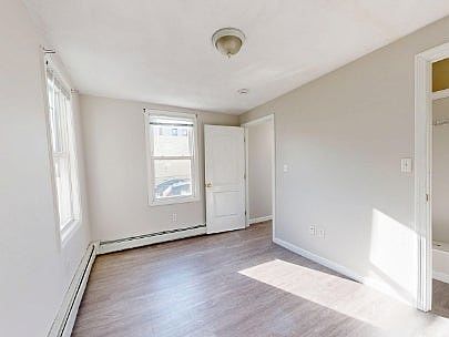 5th image of 205 Chelsea St APT 2