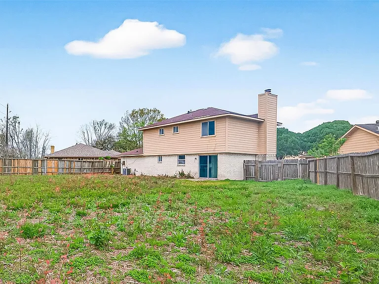 7523 La Place Dr — Photo 37