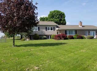 659 Mason Dixon Rd, Greencastle, PA 17225
