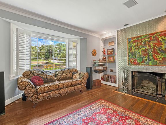 5th image of 2039 Castleman Dr