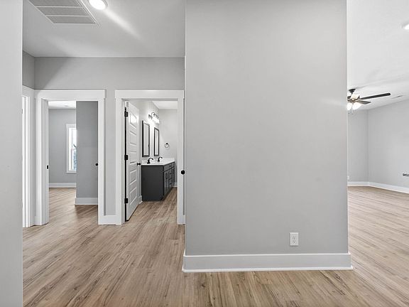3rd image of 330 Academy Ave #X6