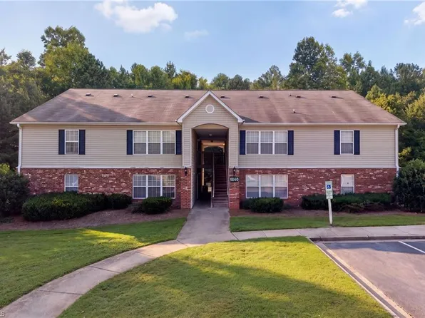 1840 Crest Hollow Dr APT 101, Winston Salem, NC 27127