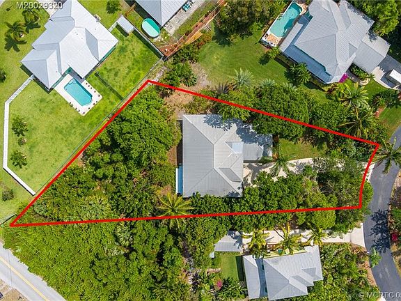 2nd image of 1830 NE Victorian Ln