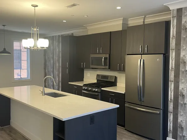 918 N Buchanan St, Arlington, VA 22203