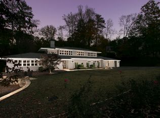 516 Londonberry Rd NW, Sandy Springs, GA 30327