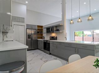 605 Leslie Dr, Hallandale, FL 33009