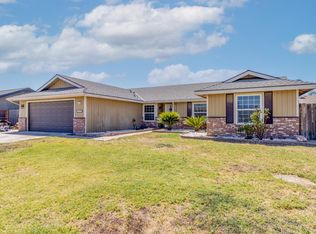 1371 Christine Ln, Lemoore, CA 93245