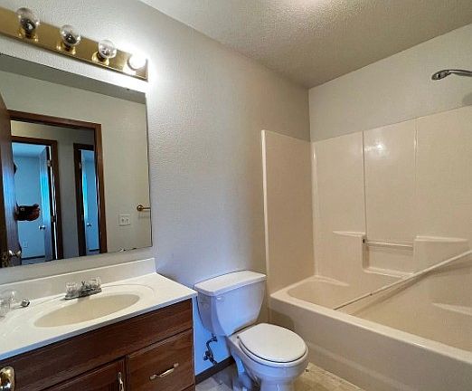 4th image of 310 Scott Ct APT 3