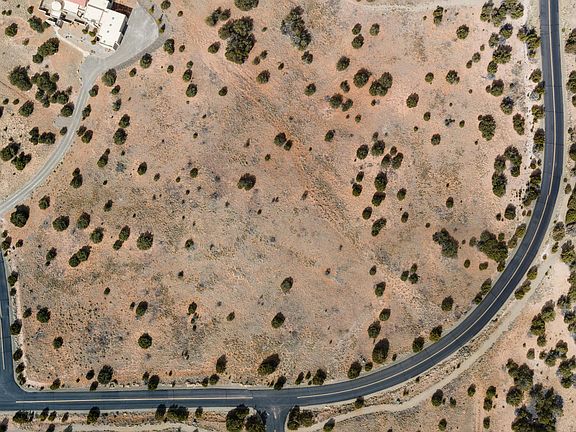 4th image of 81 Turquoise Dr