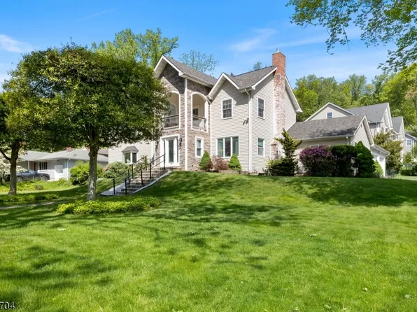 77 Valleyview Rd, Watchung Boro, NJ 07069