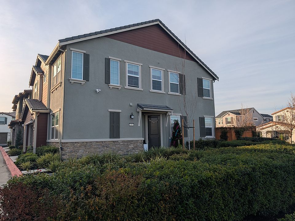 1st image of 189 E Oates Pl