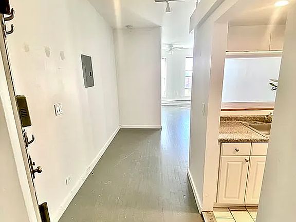 3rd image of 448 Bergen St APT 4C