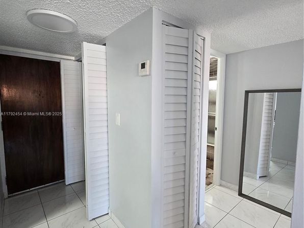 5201 NW 7th St, Miami, FL 33126