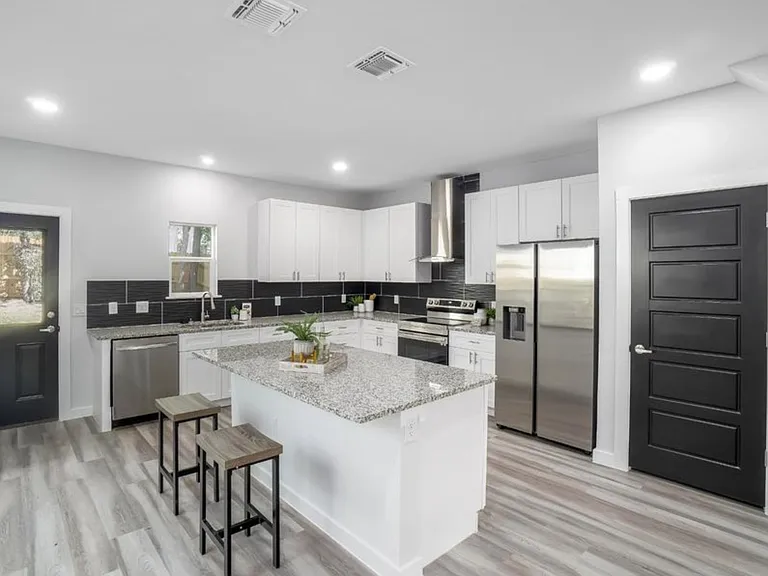 104 Shenandoah St #1 — Photo 5