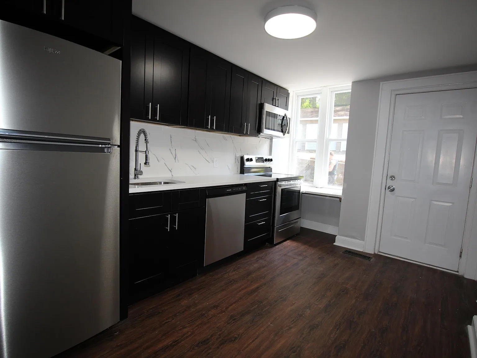 15-17 Boswell Avenue - 6 — Photo 3