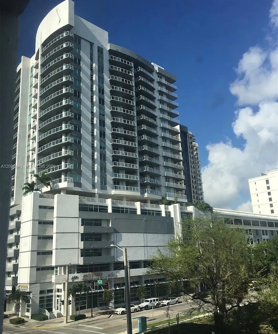 Strada 315 Condo — Photo 1