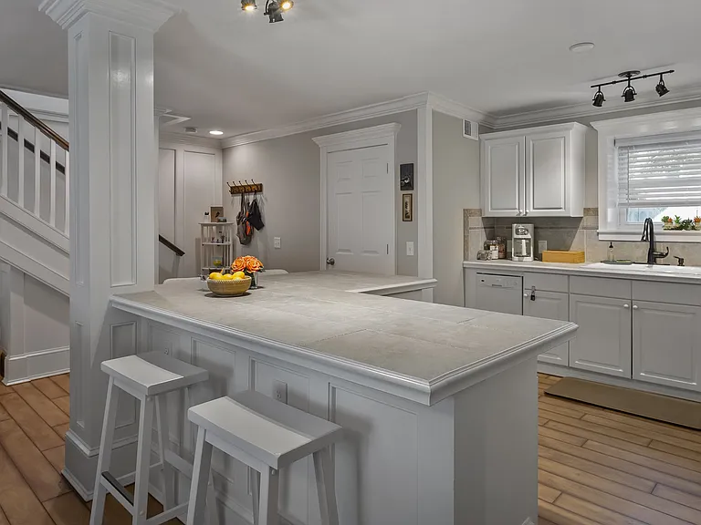 9 Simmons Rd #B — Photo 7
