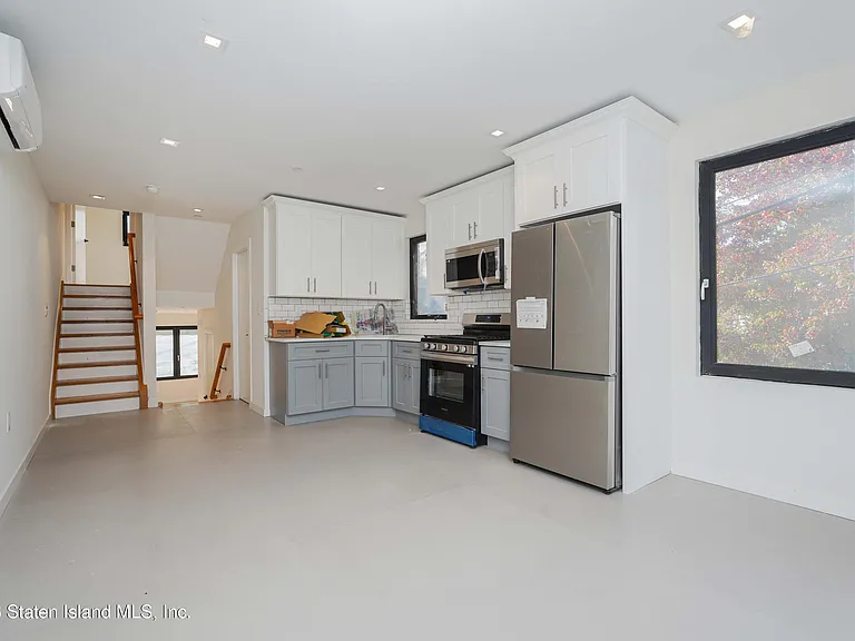 19-23 Foster Rd — Photo 6
