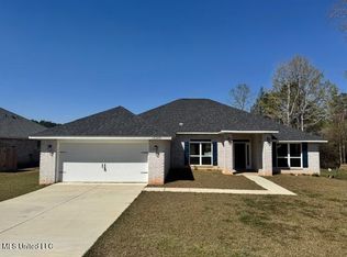 15349 Lakeview Ct, Gulfport, MS 39503