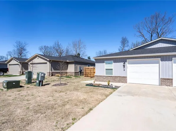 218 NW 67th Ave, Bentonville, AR 72713