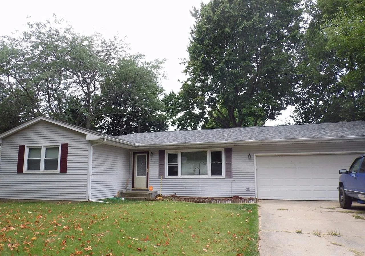 212 Linden Dr photo 1
