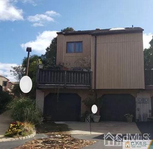 2nd image of 101 Diamond Ln