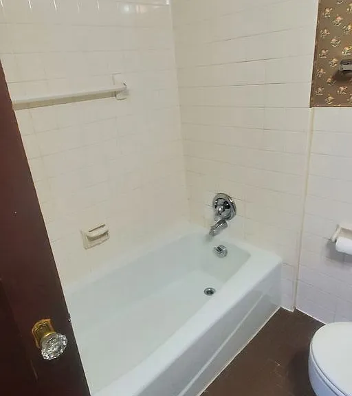 2933 Delaware Ave #1-6 — Photo 9