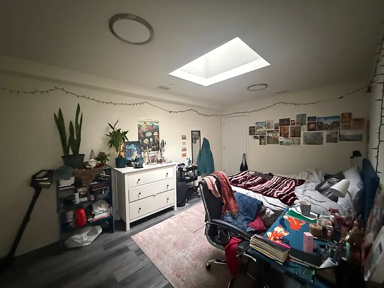 Newly Renovated Temple Apartment — Photo 10