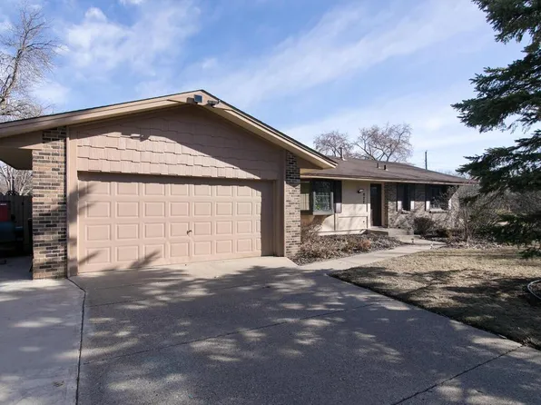 922 Redwood Cir, Apple Valley, MN 55124