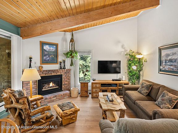 5th image of 35 Upper Woodbridge Rd APT 13CD
