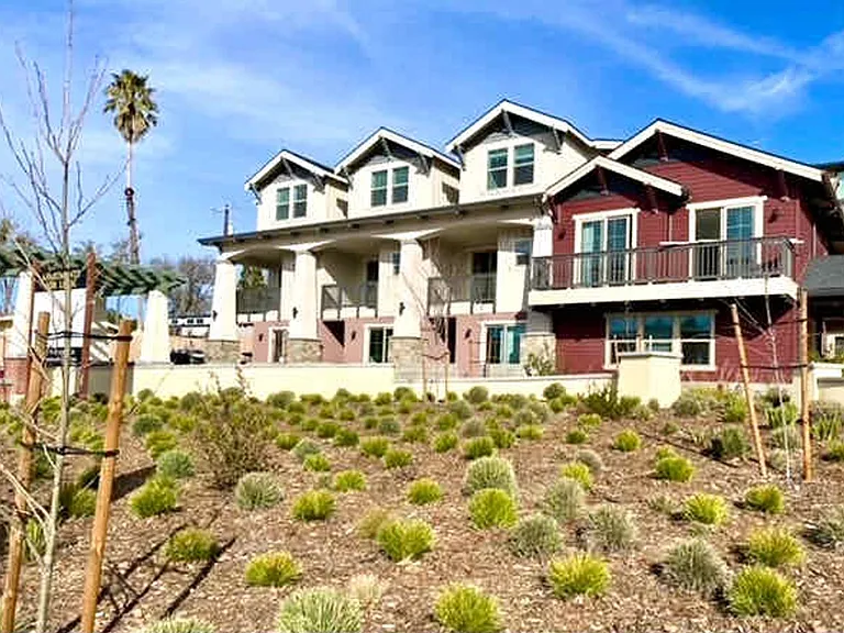 Emerald Ridge Apartments — Photo 23