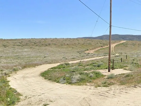 13700 W Avenue I6, Lancaster, CA 93535