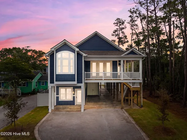 324 NE 52nd Street, Oak Island, NC 28465