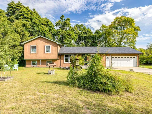 7888 Sparling Rd, Goodells, MI 48027
