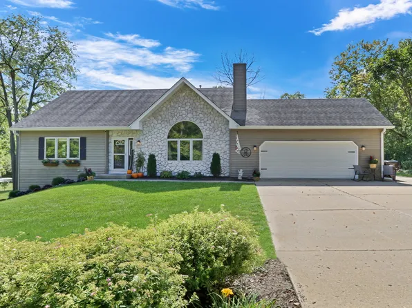 27435 93rd St, Salem, WI 53168
