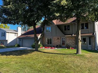 1615 Count Turf Ln, Racine, WI 53402