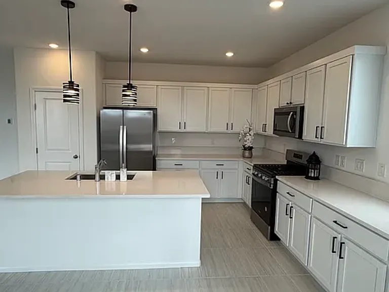 7562 Quail Rock Ave — Photo 6