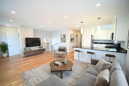 23 Roberts St #3B Photo 1