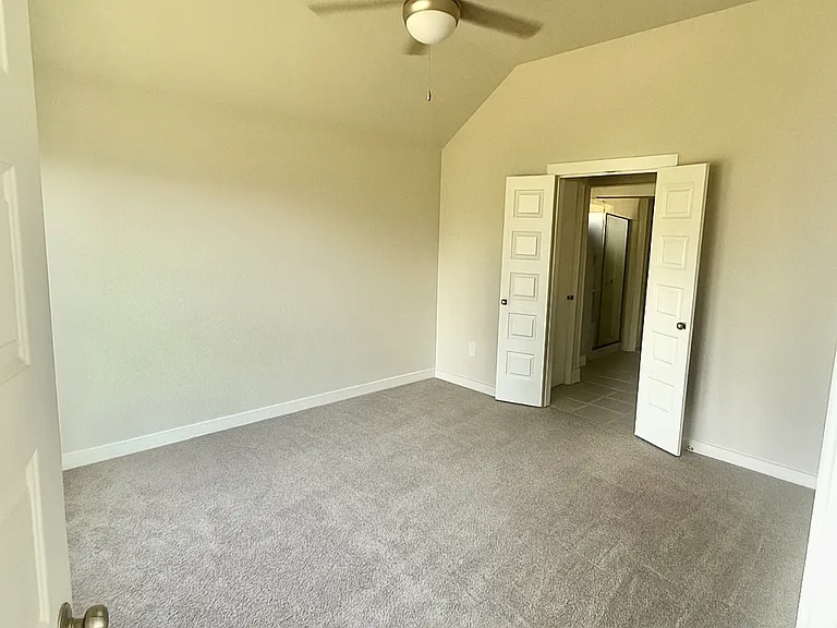 3242 Baehr Dr — Photo 5