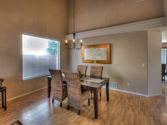 5th image of 814 N Knudson St