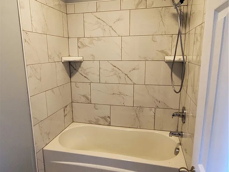 1015 Brook St — Photo 16