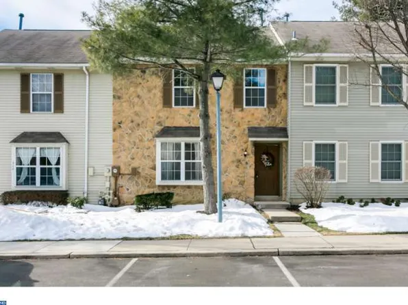 313 Fountainhall Ct #313, Mount Laurel, NJ 08054