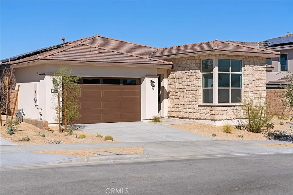 Building Photo - 74356 Nichols Dr