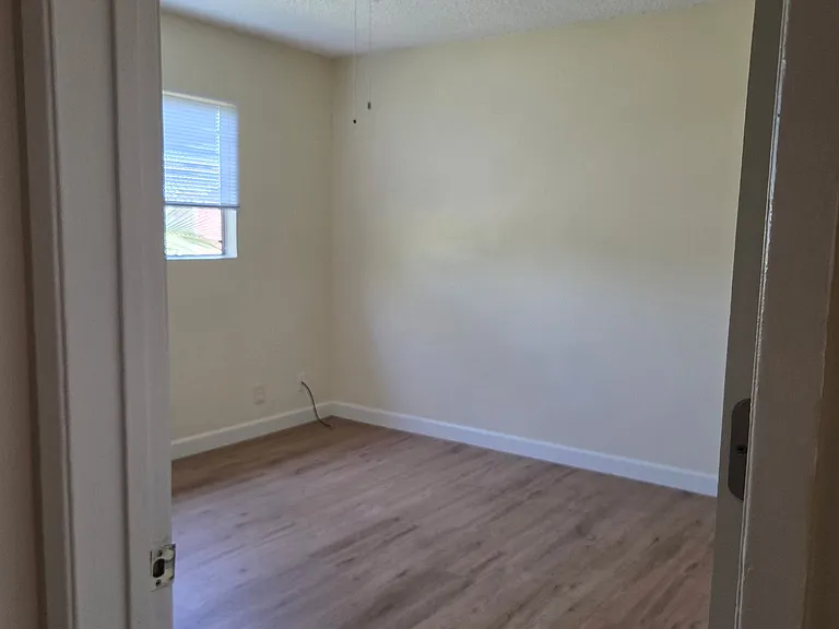 580 E Pleasant St #5 — Photo 9