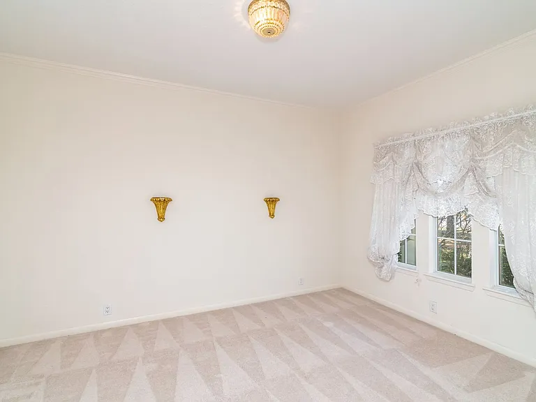 4525 Teasley Ln — Photo 5