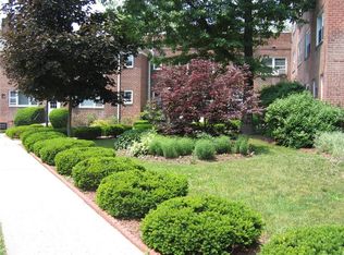 6 Leewood Cir APT 1R, Eastchester, NY 10709