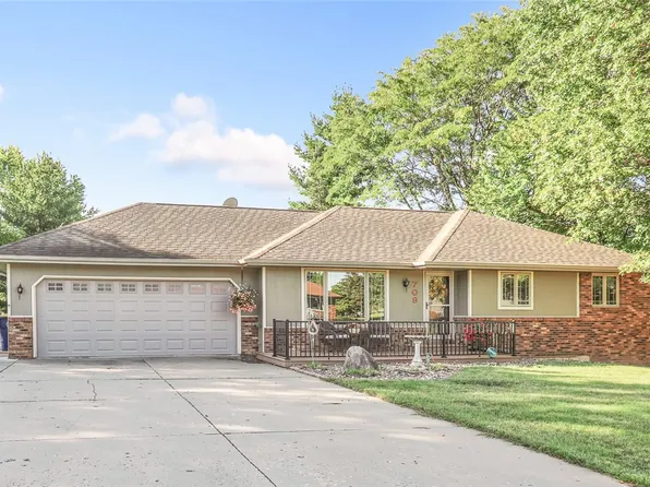 709 Brentwood Dr, Pella, IA 50219