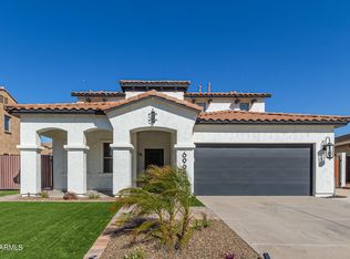 6995 S Stadium Ct, Gilbert, AZ 85298