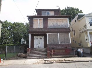 26-28 Aldine St, Newark, NJ 07112